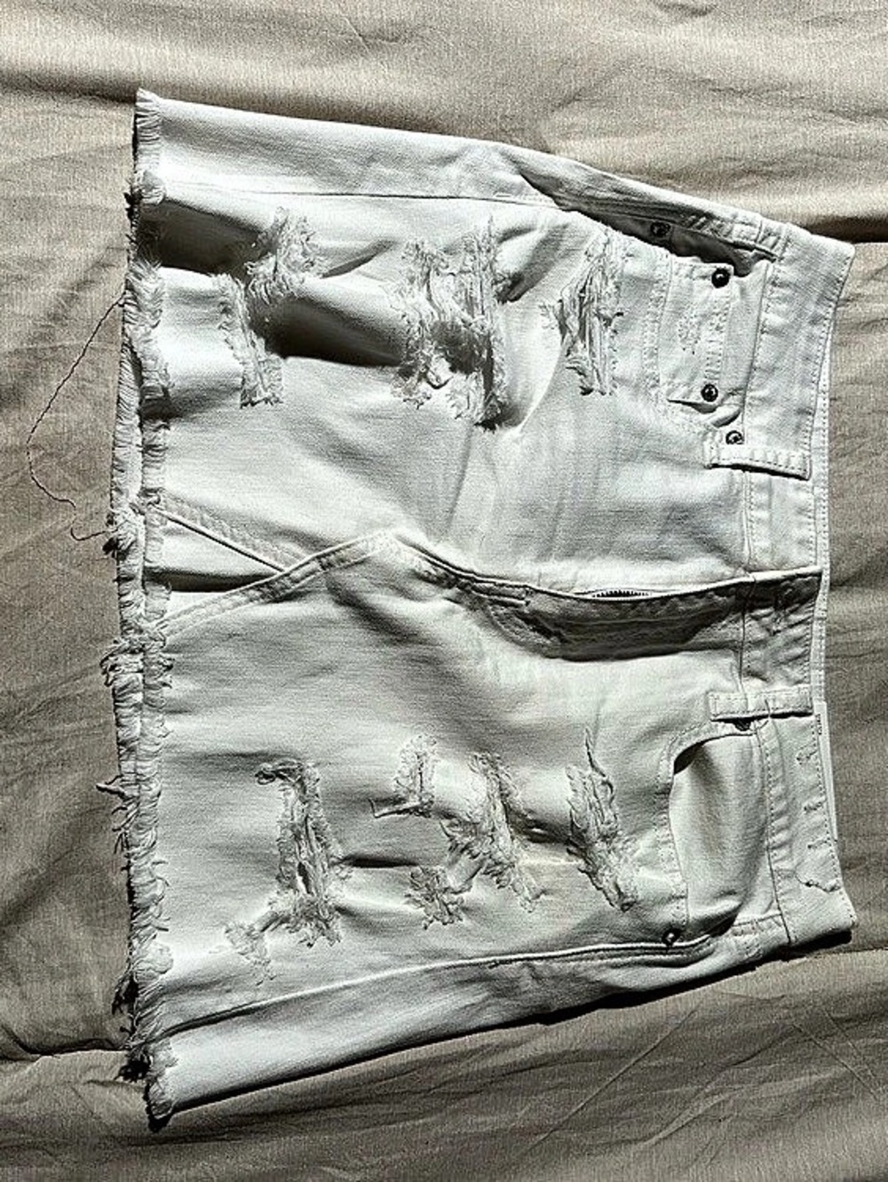 American Eagle Outfitters Distressed Jean Skirt in White Size 10